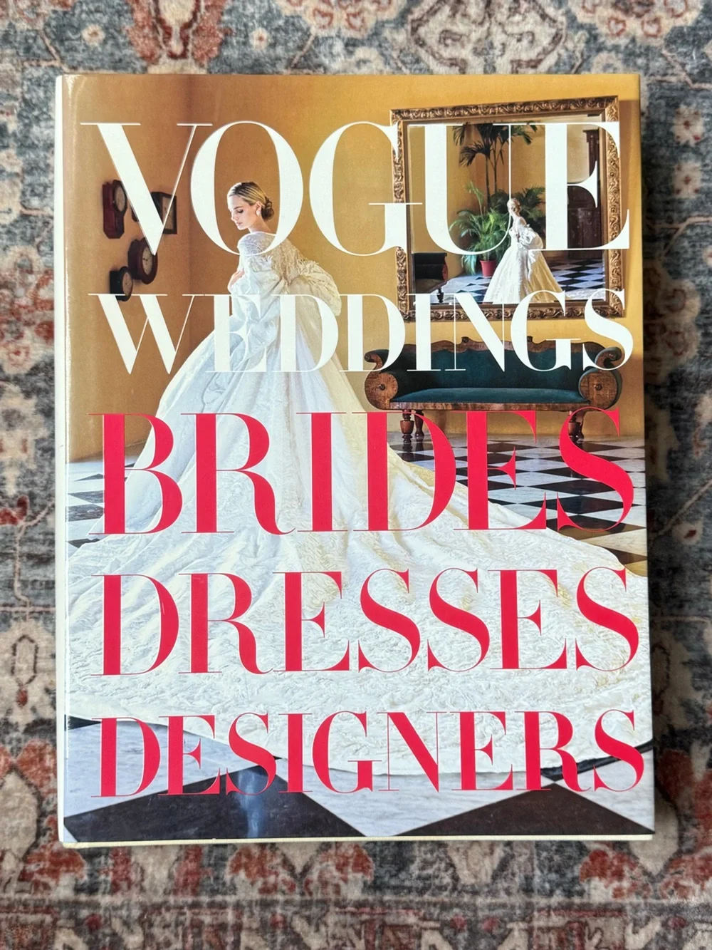 Vogue Weddings: Brides Dresses Designers Coffee Table Book - White & Gold Cover
